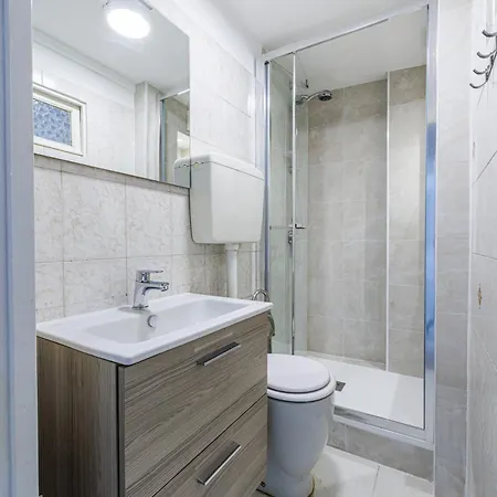 7l - 2bdr In Old Town Apartment