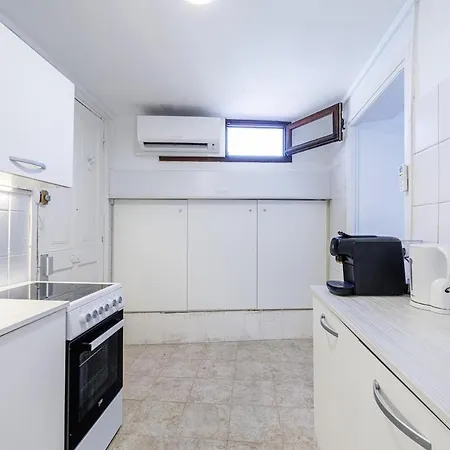 7l - 2bdr In Old Town Apartment *